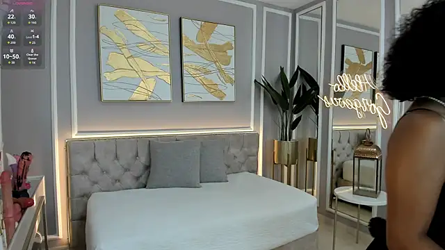 ellette   online show from October 16, 2025, 7:04 pm