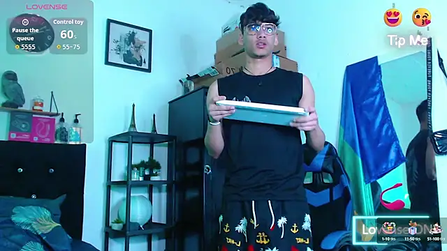 Snapshot of Gael_Jones chatting on October 3, 2025, 3:47 am Gael Jones online show from October 3, 2025, 3:47 am