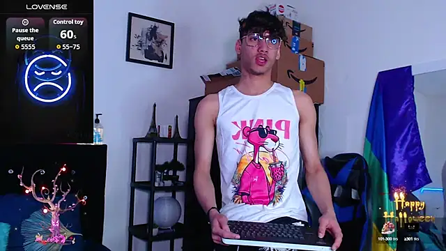 Snapshot of Gael_Jones chatting on October 8, 2025, 3:09 pm Gael Jones online show from October 8, 2025, 3:09 pm