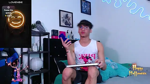 Snapshot of Gael_Jones chatting on October 23, 2025, 4:12 am Gael Jones online show from October 23, 2025, 4:12 am