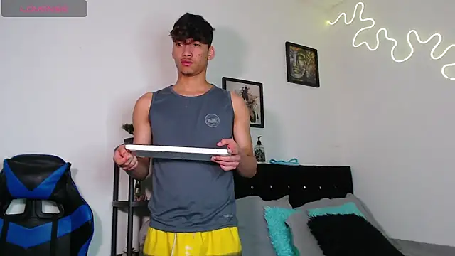 Snapshot of Gael_Jones chatting on October 24, 2025, 4:53 am Gael Jones online show from October 24, 2025, 4:53 am