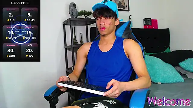 Snapshot of Gael_Jones chatting on November 26, 2025, 12:22 am Gael Jones online show from November 26, 2025, 12:22 am