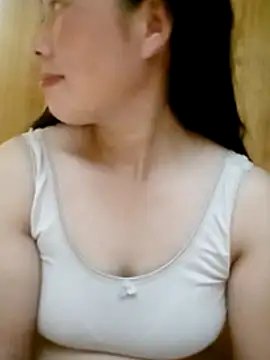 Snapshot of LyyChac chatting on December 3, 2025, 5:37 am LyyChac online show from December 3, 2025, 5:37 am