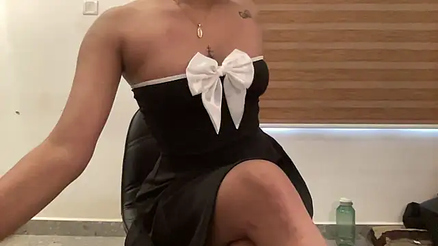 Snapshot of LucytheDevilQueen chatting on November 30, 2025, 2:59 am LucytheDevilQueen online show from November 30, 2025, 2:59 am