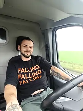 papichulo0099 online show from December 15, 2025, 12:31 pm