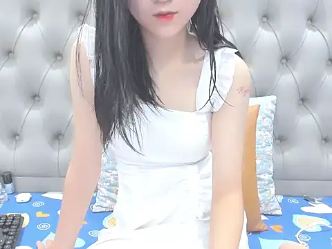Snapshot of _ly__ chatting on October 2, 2025, 3:30 pm ly online show from October 2, 2025, 3:30 pm