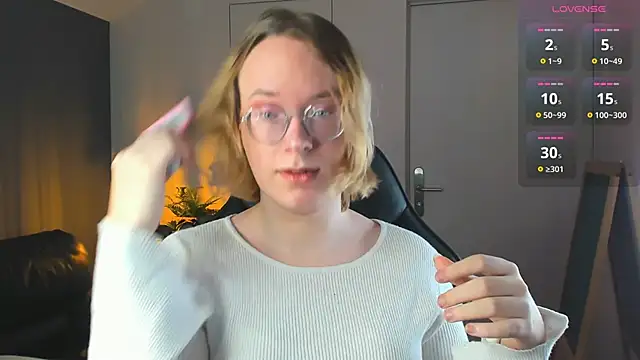 Amanda Butlerr online show from November 6, 2025, 7:20 am