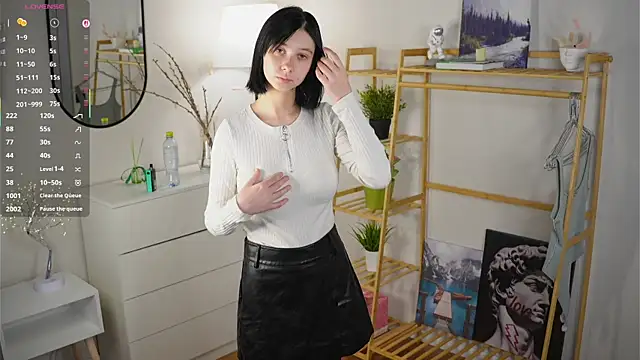 Snapshot of SuzanneHowse chatting on November 6, 2025, 4:46 am SuzanneHowse online show from November 6, 2025, 4:46 am