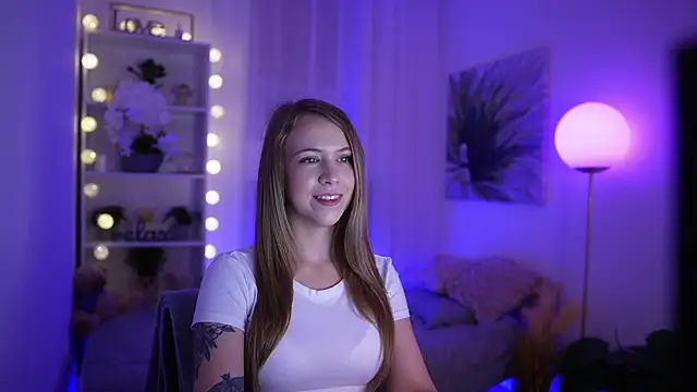 Snapshot of Cindy_Grey chatting on September 23, 2025, 6:33 pm Cindy Grey online show from September 23, 2025, 6:33 pm