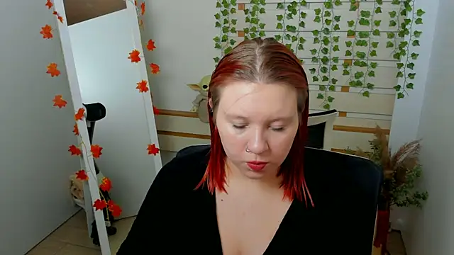 Snapshot of ScarletVixen_ chatting on October 12, 2025, 6:40 pm ScarletVixen online show from October 12, 2025, 6:40 pm