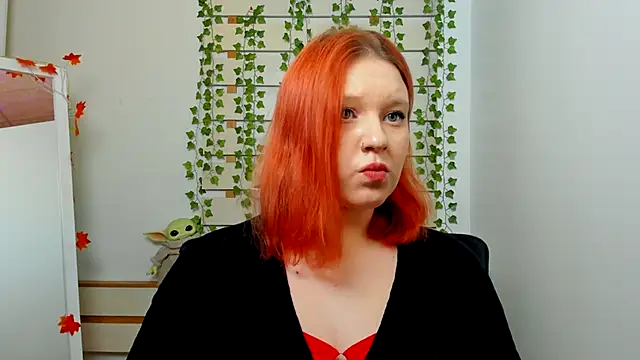 Snapshot of ScarletVixen_ chatting on October 15, 2025, 6:19 pm ScarletVixen online show from October 15, 2025, 6:19 pm