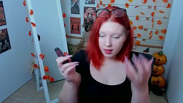 Snapshot of ScarletVixen_ chatting on October 20, 2025, 6:19 pm ScarletVixen online show from October 20, 2025, 6:19 pm