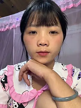 Snapshot of thaoyeuuu chatting on October 15, 2025, 12:27 pm thaoyeuuu online show from October 15, 2025, 12:27 pm