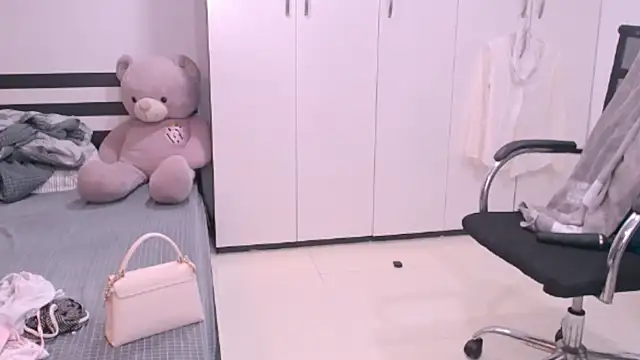Snapshot of bunny_b4nny chatting on September 24, 2025, 2:42 pm bunny b4nny online show from September 24, 2025, 2:42 pm