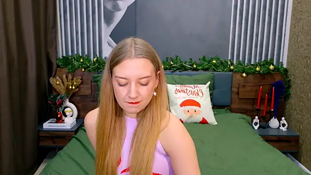 DarcyWilsy online show from December 15, 2025, 3:49 pm