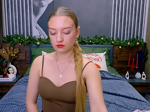 DarcyWilsy online show from December 17, 2025, 4:02 pm