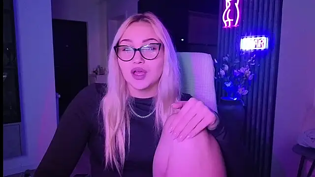 Snapshot of adrelaxina chatting on November 6, 2025, 5:25 pm adrelaxina online show from November 6, 2025, 5:25 pm