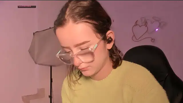 Snapshot of kristal_joi_dl chatting on October 1, 2025, 12:22 pm kristal joi dl online show from October 1, 2025, 12:22 pm