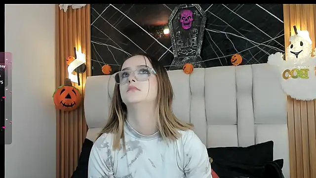 Snapshot of kristal_joi_dl chatting on October 22, 2025, 12:27 pm kristal joi dl online show from October 22, 2025, 12:27 pm