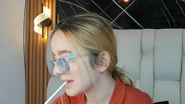 Snapshot of kristal_joi_dl chatting on December 1, 2025, 12:54 pm kristal joi dl online show from December 1, 2025, 12:54 pm