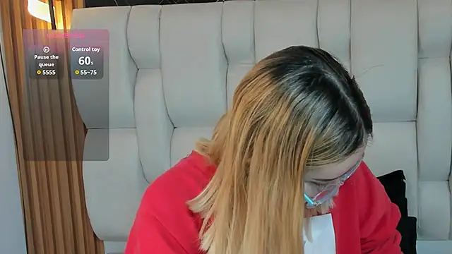 Snapshot of kristal_joi_dl chatting on December 3, 2025, 11:19 am kristal joi dl online show from December 3, 2025, 11:19 am