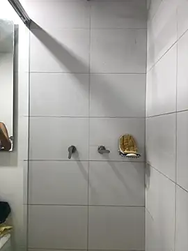 Victoria alson online show from October 5, 2025, 3:21 pm