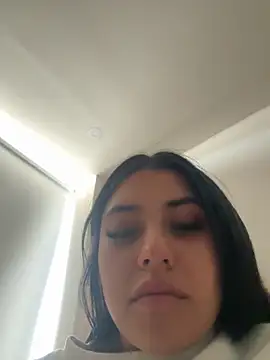 Victoria alson online show from November 6, 2025, 7:04 pm