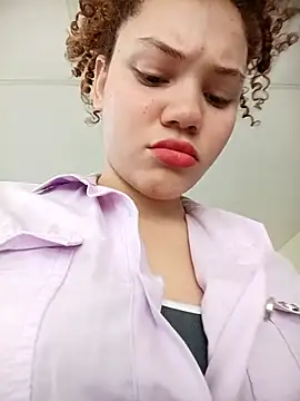 SirenRouge 69 online show from November 13, 2025, 7:35 pm