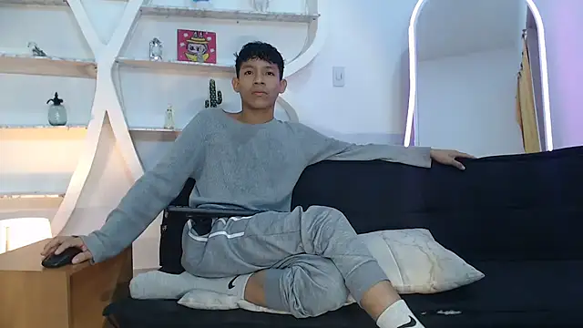 BEAUTY BOYS1 online show from October 8, 2025, 6:33 am