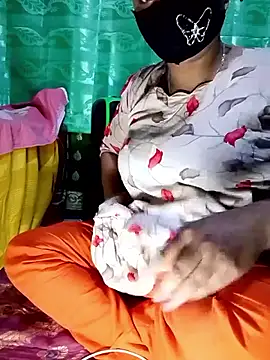 Snapshot of Mistompa24 chatting on November 25, 2025, 4:56 am Mistompa24 online show from November 25, 2025, 4:56 am