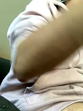 Snapshot of DanBfl chatting on October 9, 2025, 7:56 pm DanBfl online show from October 9, 2025, 7:56 pm