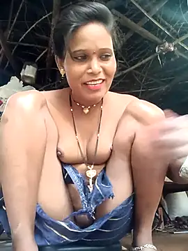 Snapshot of cute_diya_12 chatting on November 7, 2025, 2:33 am cute diya 12 online show from November 7, 2025, 2:33 am