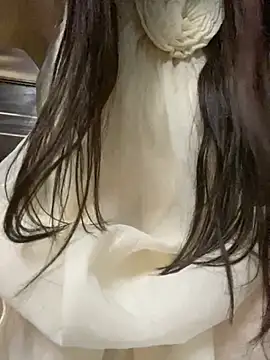 Leyleisanmay online show from October 30, 2025, 5:24 pm