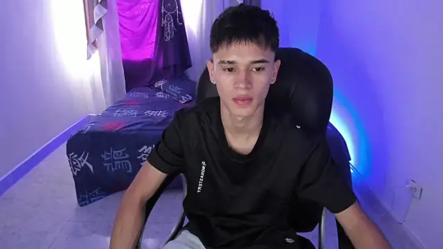 Aron Boyy online show from October 25, 2025, 8:14 pm