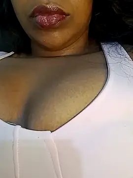 Kitana77 online show from October 25, 2025, 4:42 am