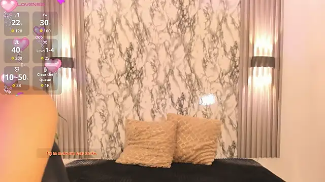 ChloeeMason online show from December 4, 2025, 11:08 am