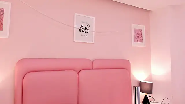 mia yeager online show from September 14, 2025, 3:55 pm