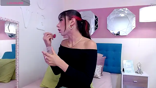 Snapshot of NicoletBlossom chatting on November 15, 2025, 12:02 pm NicoletBlossom online show from November 15, 2025, 12:02 pm