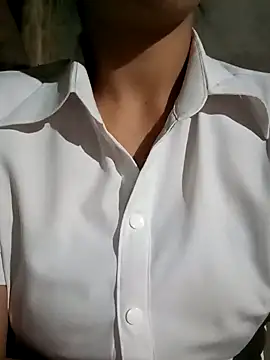 misa 00 online show from September 18, 2025, 9:39 pm