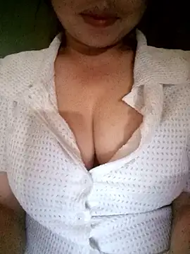Snapshot of Anan_lovely chatting on September 18, 2025, 5:42 am Anan lovely online show from September 18, 2025, 5:42 am