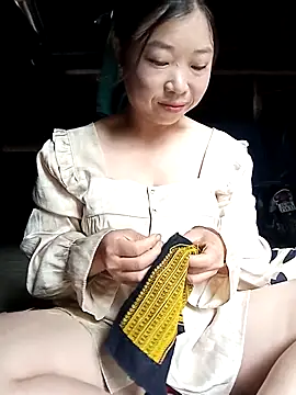Snapshot of Anan_lovely chatting on October 15, 2025, 1:28 am Anan lovely online show from October 15, 2025, 1:28 am