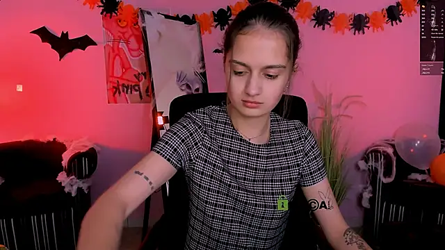 Snapshot of talia_seduce chatting on October 29, 2025, 2:41 pm talia seduce online show from October 29, 2025, 2:41 pm