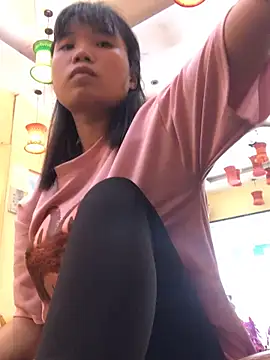 Snapshot of Ngoc-bbi chatting on September 9, 2025, 8:03 am Ngoc-bbi online show from September 9, 2025, 8:03 am