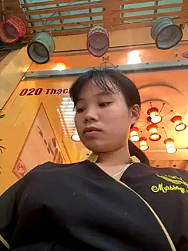 Snapshot of Ngoc-bbi chatting on September 28, 2025, 5:02 am Ngoc-bbi online show from September 28, 2025, 5:02 am