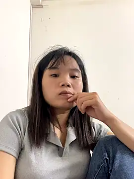 Snapshot of Ngoc-bbi chatting on September 30, 2025, 5:18 pm Ngoc-bbi online show from September 30, 2025, 5:18 pm