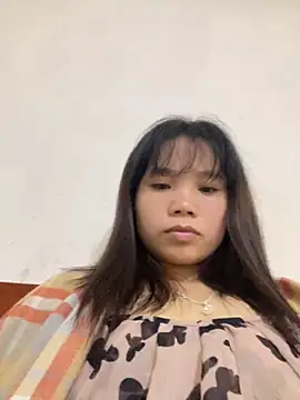 Snapshot of Ngoc-bbi chatting on October 6, 2025, 2:36 pm Ngoc-bbi online show from October 6, 2025, 2:36 pm