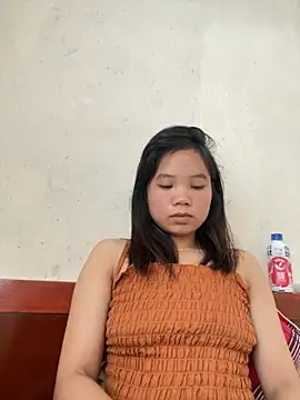 Snapshot of Ngoc-bbi chatting on October 13, 2025, 4:23 am Ngoc-bbi online show from October 13, 2025, 4:23 am