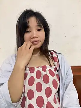 Snapshot of Ngoc-bbi chatting on October 16, 2025, 10:38 am Ngoc-bbi online show from October 16, 2025, 10:38 am