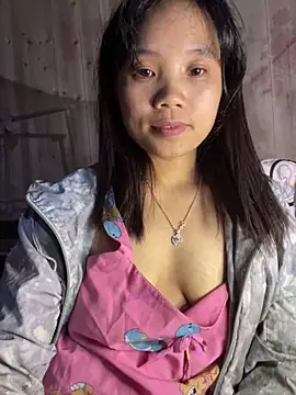 Snapshot of Ngoc-bbi chatting on October 24, 2025, 4:36 pm Ngoc-bbi online show from October 24, 2025, 4:36 pm