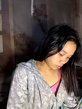 Snapshot of Ngoc-bbi chatting on October 25, 2025, 10:15 pm Ngoc-bbi online show from October 25, 2025, 10:15 pm